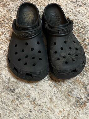 Men’s crocs